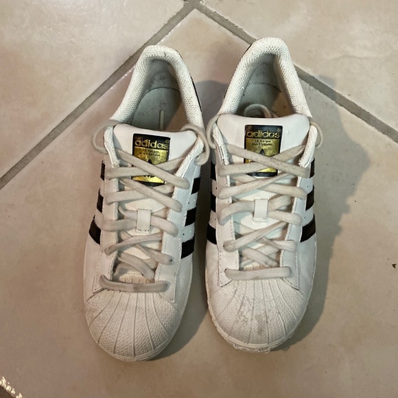 Final Price Adidas Superstar Shoes Size 6 Men or 7 1/2 women